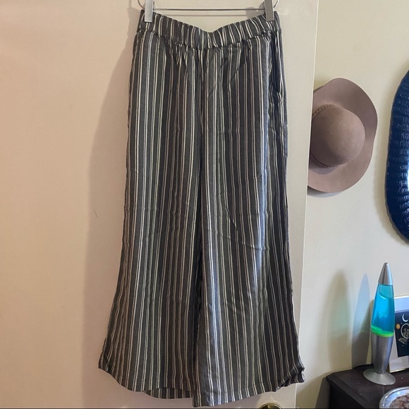 AE Smocked Wide Leg Culotte - Picture 5 of 5